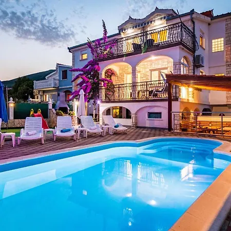 Five-bedroom Holiday In Holiday home Kastel Novi