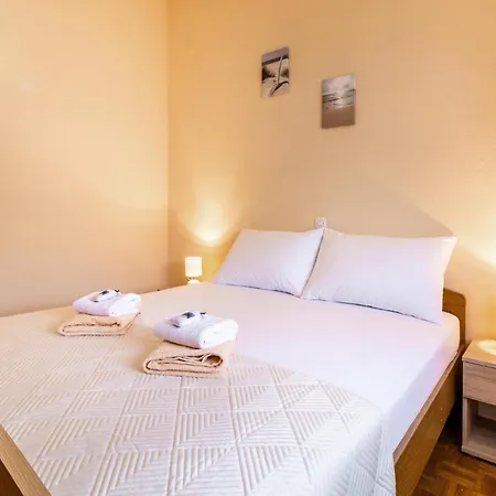 Five-bedroom Holiday In