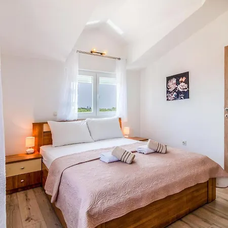 Five-bedroom Holiday In Holiday home