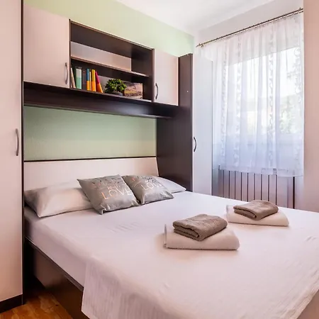 Five-bedroom Holiday In Holiday home Kastel Novi