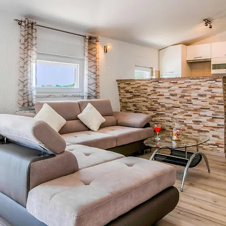Five-bedroom Holiday In