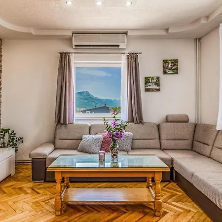 Five-bedroom Holiday In Holiday home