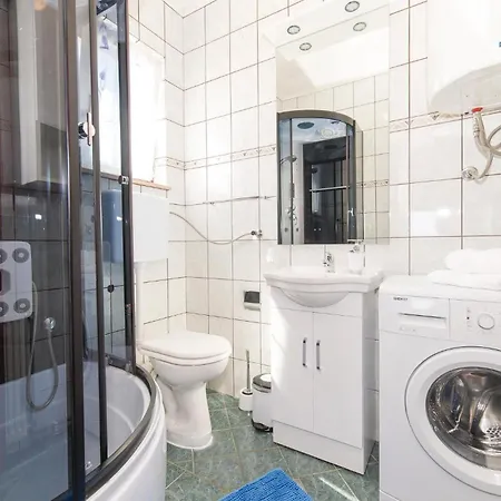Holiday home Five-bedroom Holiday In Kastel Novi