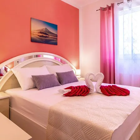 Five-bedroom Holiday In *