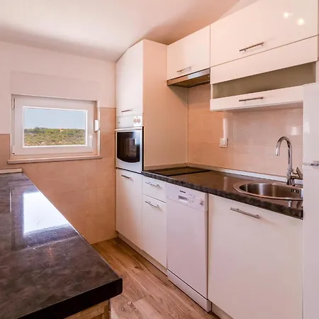 Five-bedroom Holiday In * Kastel Novi