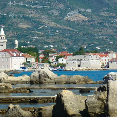 Five-bedroom Holiday In Holiday home Kastel Novi