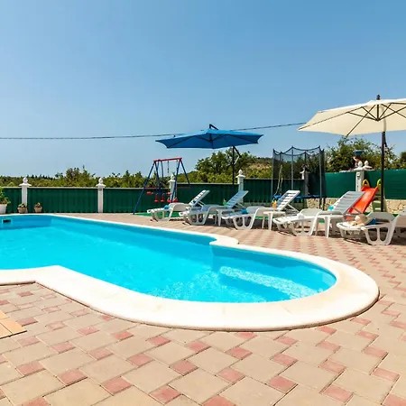 Five-bedroom Holiday In * Kastel Novi
