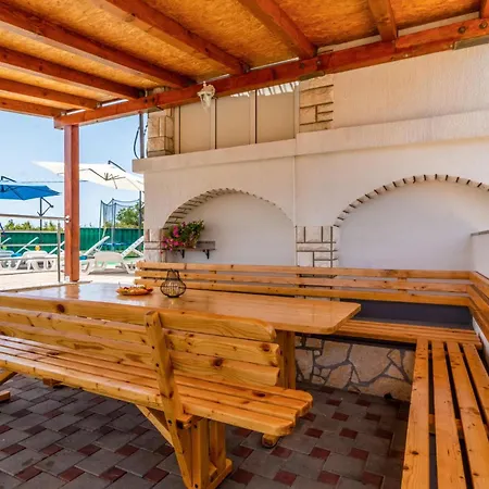 Holiday home Five-bedroom Holiday In