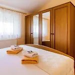 بيت للعطل Five-bedroom In