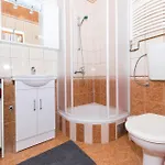 Five-bedroom In بيت للعطل *