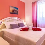 Five-bedroom In *