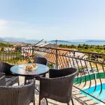 بيت للعطل Five-bedroom In *